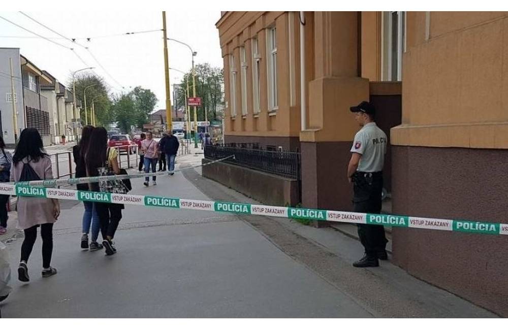 Súdy na Grešovej a Hlavnej ulici v Prešove prehľadávajú policajti, anonym nahlásil bombu