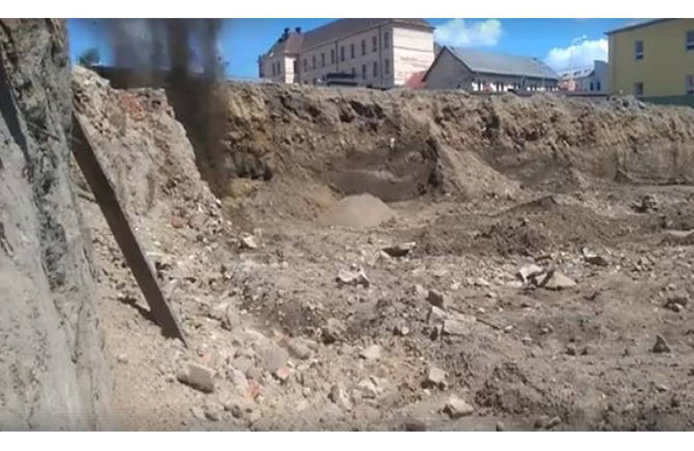 VIDEO: odpal sovietského granátu z II. svetovej vojny na stavenisku obchodného centra Fórum