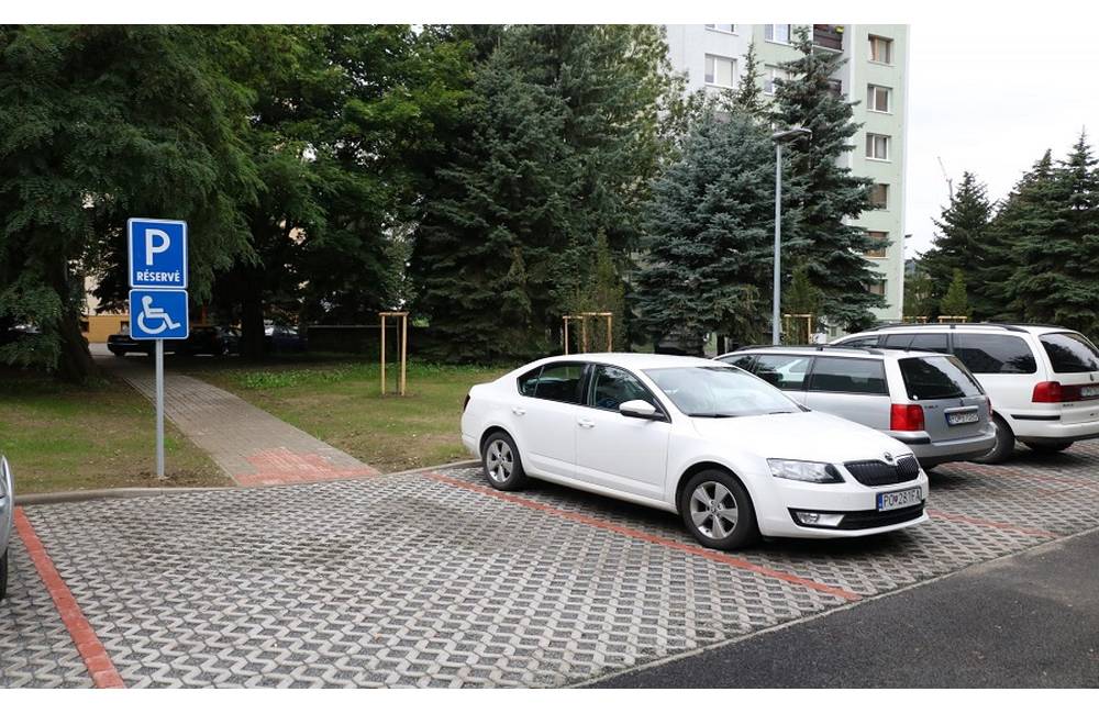 Foto: Na Požiarnickej ulici pribudlo 14 nových parkovacích miest a chodník s dĺžkou takmer 50 metrov