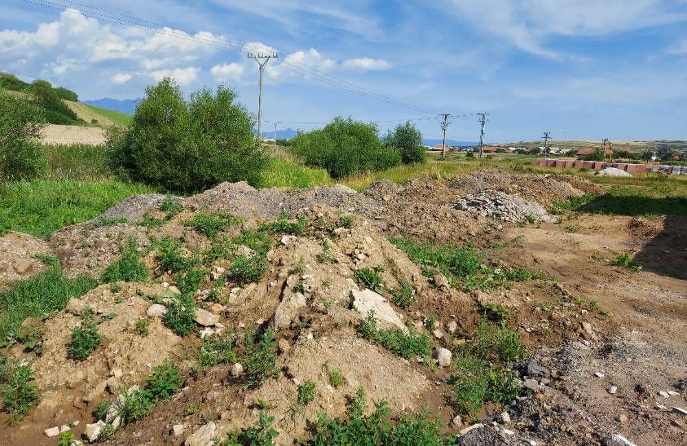 Za čiernou skládkou odpadu v okrese Kežmarok stojí podľa enviropolície 63-ročný Ľubičan