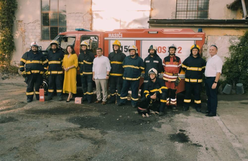 FOTO: Prešovských hasičov prekvapila rakúska veľvyslankyňa. Miestny zbor navštívila už tretíkrát