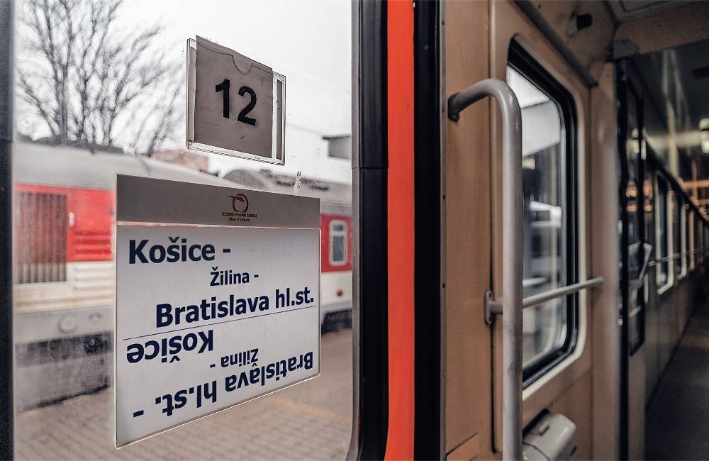 Začiatkom školského roka sa zvýši počet vlakov na celom Slovensku, pribudnú aj vozne v InterCity spojoch
