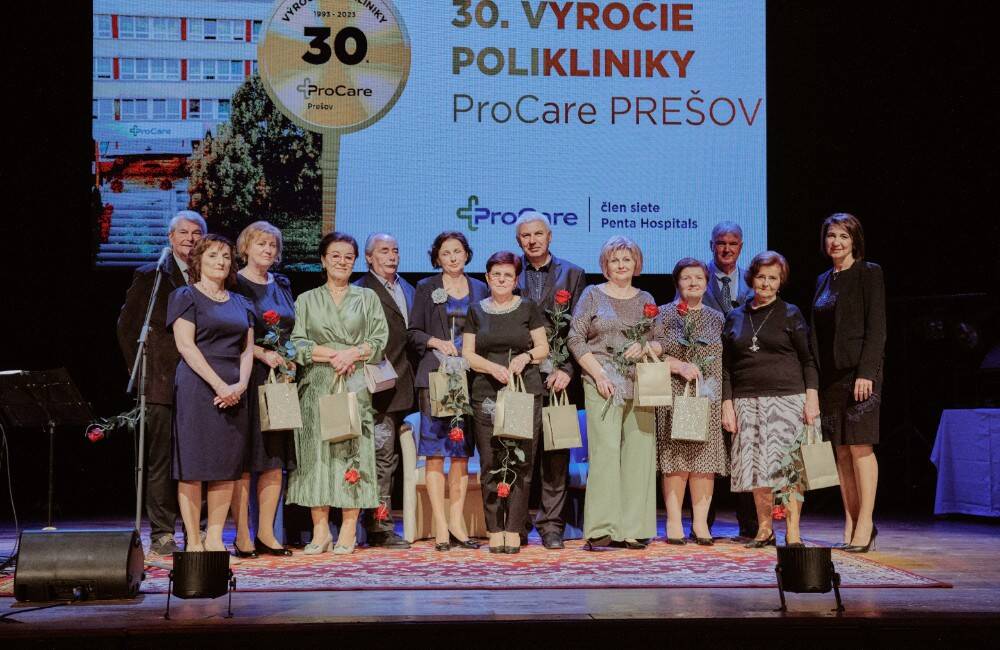 FOTO: Poliklinika v Prešove oslávila 30 rokov. Dlhoroční zamestnanci získali aj ocenenia