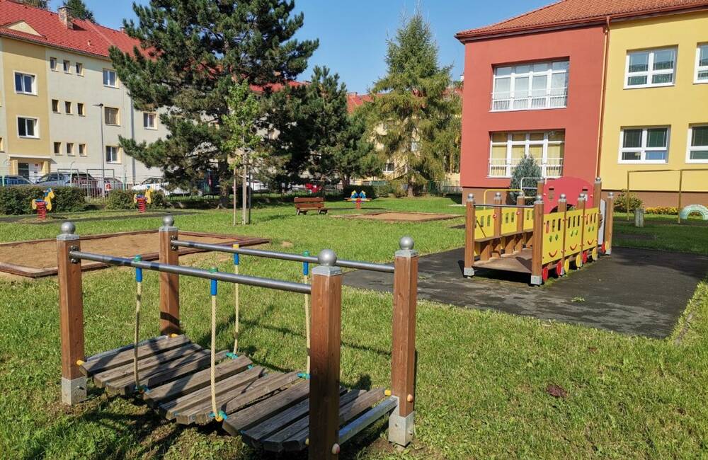 Neznámy páchateľ sa mal vlúpať do materskej školy v Prešove. Okrem krádeže mal aj zničiť okno