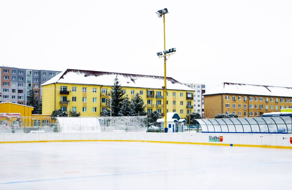 FOTO: V Stropkove je už zimný štadión otvorený verejnosti, návštevníkov čaká aj niekoľko noviniek