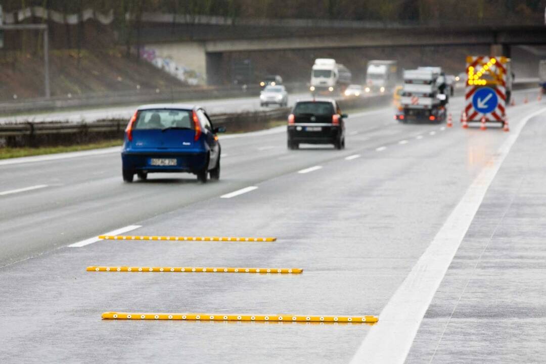 Rýchlosť na diaľniciach sa môže zvýšiť o 20 kilometrov za hodinu. Novinkou je aj jednodňová diaľničná známka