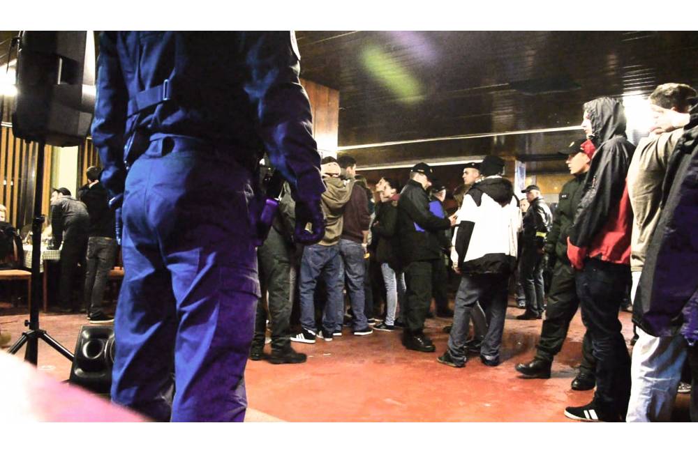 Foto: Uplynulú noc prebiehla rozsiahla akcia, zapojilo sa viac ako sto policajtov