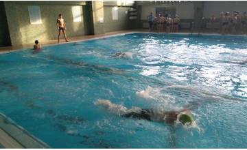 Prešovčania v plaveckej štafete miest zaplávali takmer sto kilometrov