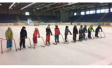 V Bardejove sa predškoláci začali venovať hodinám korčuľovania