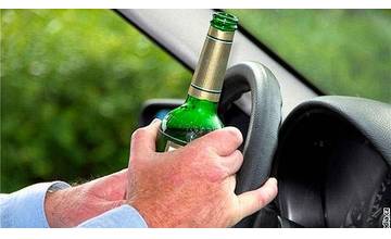 Dvaja muži z okresu Prešov šoférovali auto pod vplyvom alkoholu, stíhaní sú v super rýchlom konaní