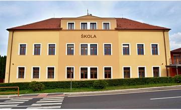 Rodičia nedbali na školskú dochádzku svojich dvoch synov, spolu vymeškali 931 vyučovacích hodín