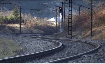 Oprava koľaje vylúči vlaky v úseku Hanušovce nad Topľou-Lipníky na päť hodín