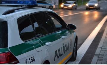 Pri dopravnej nehode v Lipanoch zomreli dva mladí ľudia, ďalší dvaja sa ťažko zranili