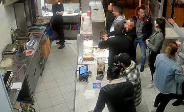 Poznáte muža na fotke? Jeho výpoveď môže pomôcť k objasneniu incidentu v Prešove