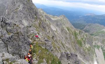 České horolezkyne spadli počas lezenia vo Vysokých Tatrách. Jedna sa pravdepodobne pošmykla a stiahla aj druhú