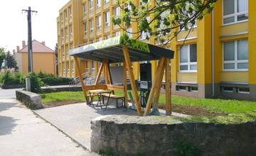 FOTO: Z nového cykloprístreška v Sabinove zmizla koncovka na nabíjanie aj súprava údržbových kľúčov