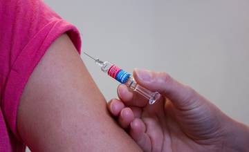 Popradská nemocnica spustila očkovanie novou vakcínou proti COVID-19. Jedinou podmienkou je registrácia