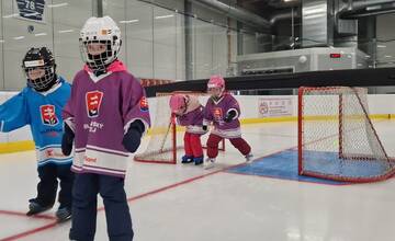 FOTO: Vo Svidníku sa začala nová korčuliarska sezóna. Na ľad budú chodiť aj deti z miestnych škôlok a škôl