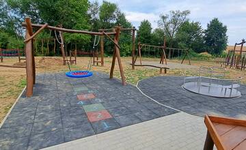 FOTO: V Prešovskom kraji vyrástli nové detské ihriská a hracie prvky. Župa do nich investovala 30-tisíc eur
