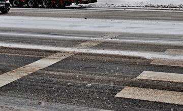 Na cestách zvýšte opatrnosť: Pre okresy Prešovského kraja platia výstrahy pred poľadovicou