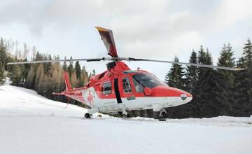 V Popradskom okrese zasahoval záchranársky vrtuľník. Lesného robotníka zasiahol padajúci strom 
