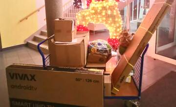 FOTO: Prešovská nemocnica dostala vianočné darčeky, ktoré zlepšia komfort novorodencov a detských pacientov