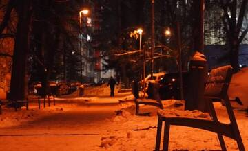 Gang mladistvých z Popradu čelí obvineniu: Obete napadli v blízkosti školy a za železničným podchodom