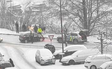 V Bardejove došlo v rovnakom úseku už k tretej nehode. Účastníkom tej dnešnej bola polícia