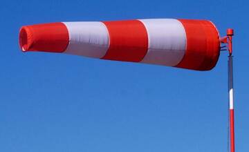 Na turistiku počas štvrtka zabudnite. V okrese Poprad platia najvyššie výstrahy pred orkánom