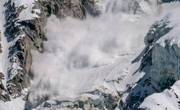 Turisti, pozor: Vo Vysokých Tatrách platí tretí stupeň lavínového nebezpečenstva 