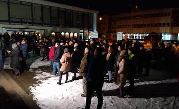 Protest v Humennom chceli narušiť pre vlajku NATO, Únie a Ukrajiny