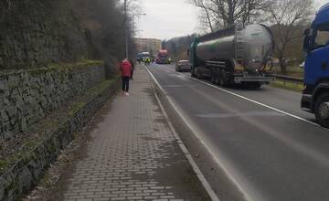 Na ceste z Giraltoviec došlo k smrteľnej dopravnej nehode, o život prišiel 24-ročný chodec