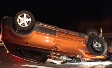 Na diaľnici D1 v smere na Prešov došlo k dopravnej nehode. Na mieste zasahoval vrtuľník, stav vodiča bol vážny