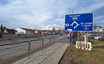 FOTO: Práce na kežmarskom moste pokračujú. Dopravnú situáciu bude monitorovať polícia