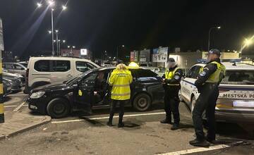 FOTO: Inšpektori práce kontrolovali prevádzkovanie taxislužieb v Kežmarku