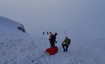 Vo Vysokých Tatrách padli lavíny, svedkovia videli na mieste osoby