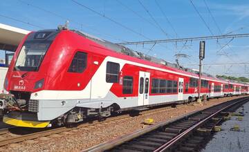 Na východ Slovenska malo prísť deväť nových vlakov, prišiel len jeden. Ostatné boli presunuté na západ