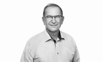 Vo veku 68 rokov náhle zomrel lekár a mestský poslanec Peter Bandura. Len teraz oslávil narodeniny