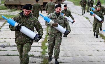 Môže prezident poslať vojakov na Ukrajinu? Prezidentskú kampaň sprevádza nebezpečný hoax