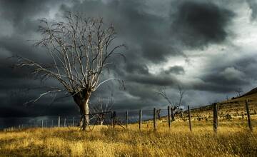 Slnečné počasie vystriedajú zrážky. Vylúčené nie sú ani búrky, ktoré budú naberať na intenzite