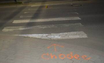 V Starej Ľubovni zrazilo auto chodkyňu dvakrát: Vodička jej nedala prednosť, potom jej vozidlo prešlo po nohe