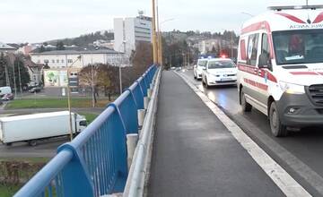 Okoloidúci zachránil život dievčaťu, ktoré chcelo skočiť z mosta v Humennom