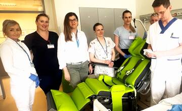 V prešovskej nemocnici skúšali vertikalizačné ležadlo. Pomáha pacientom aj zdravotníkom