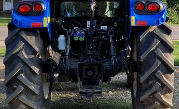Neznámy páchateľ poškodil v okrese Humenné päť traktorov. Prestrihol na nich káble