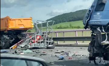 VIDEO: Na diaľnici v Spišskom Štvrtku v smere do Popradu narazil kamión do vozidla diaľničiarov