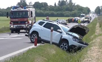 Na ceste z Vranova nad Topľou došlo k dopravnej nehode, pri ktorej sa zrazili tri osobné autá