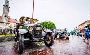 Jedinečná atmosféra v centre Prešova. Námestie srdca Šariša zaplnia veterány 