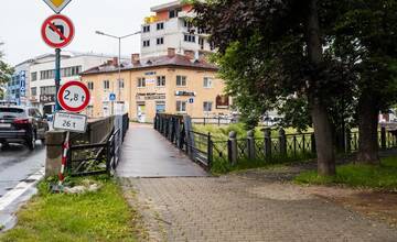 V Poprade bude pre havarijný stav uzatvorená lávka pre peších. Rekonštrukciu znepríjemňuje uchádzač