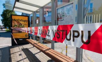 Autobusové prístrešky v Poprade budú dočasne uzatvorené. Dôvodom je incident s roztriešteným strešným sklom