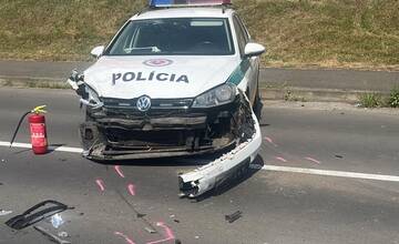 Vo Vranove nad Topľou došlo k vážnej dopravnej nehode. Úsek je neprejazdný